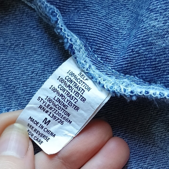 Distressed Jean Jacket Detachable Pink Fur Collar 100% Cotton Women's Size M - Picture 3 of 7